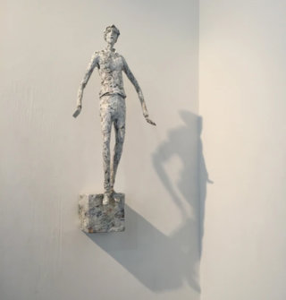Figure in attesa